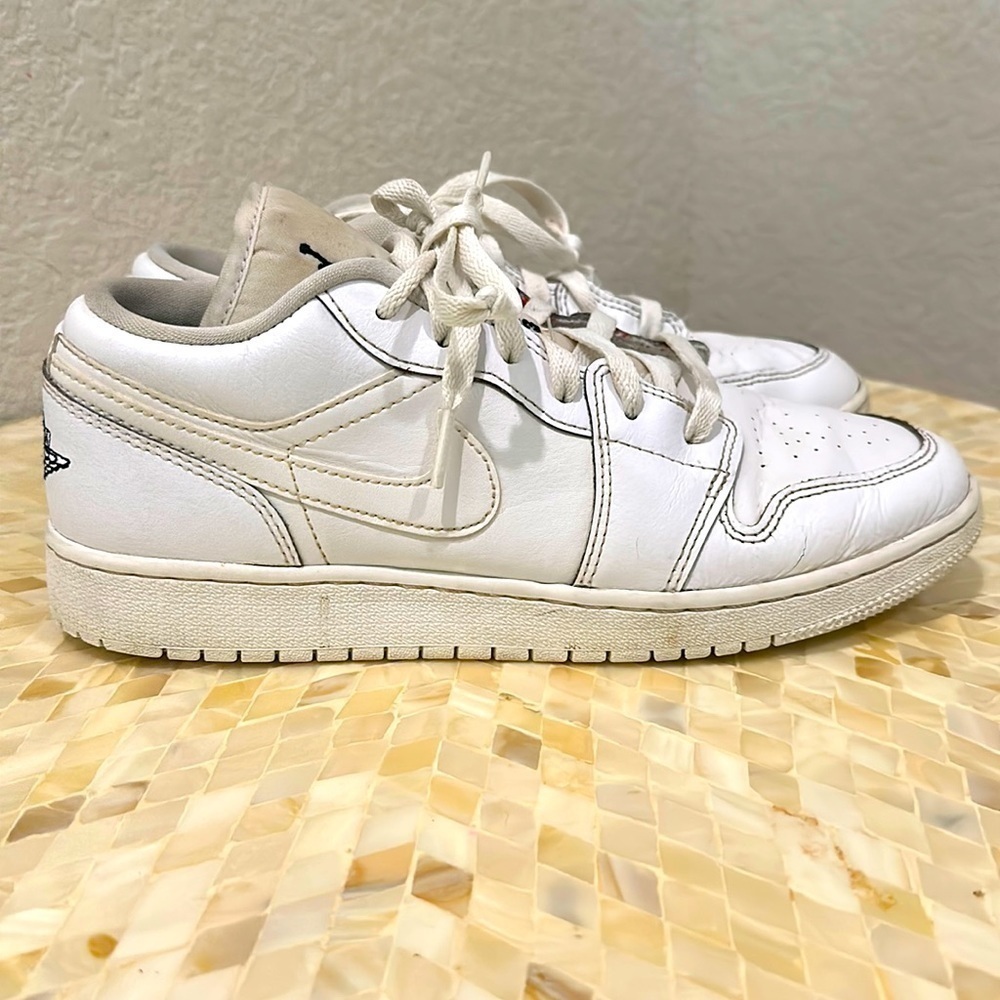 Nike Air Jordan 1 white youth sneakers